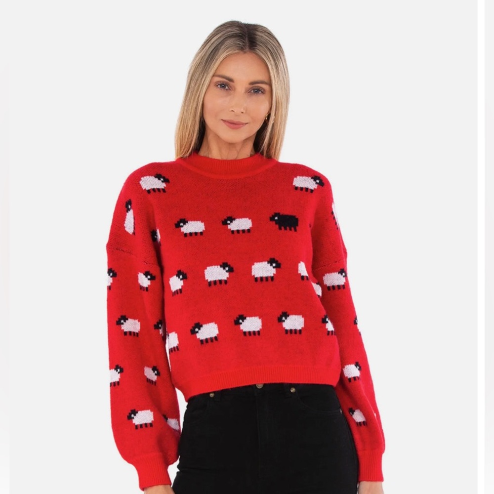 BB Dakota Black and White Sheep Sweater! 🐑❤️